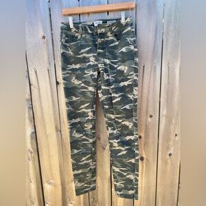 Kensie Camo Ankle Jeans in Green & Khaki
